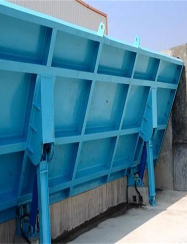 液压坝、翻板闸门、液压启闭机在各种水利闸门工程中的广泛应用